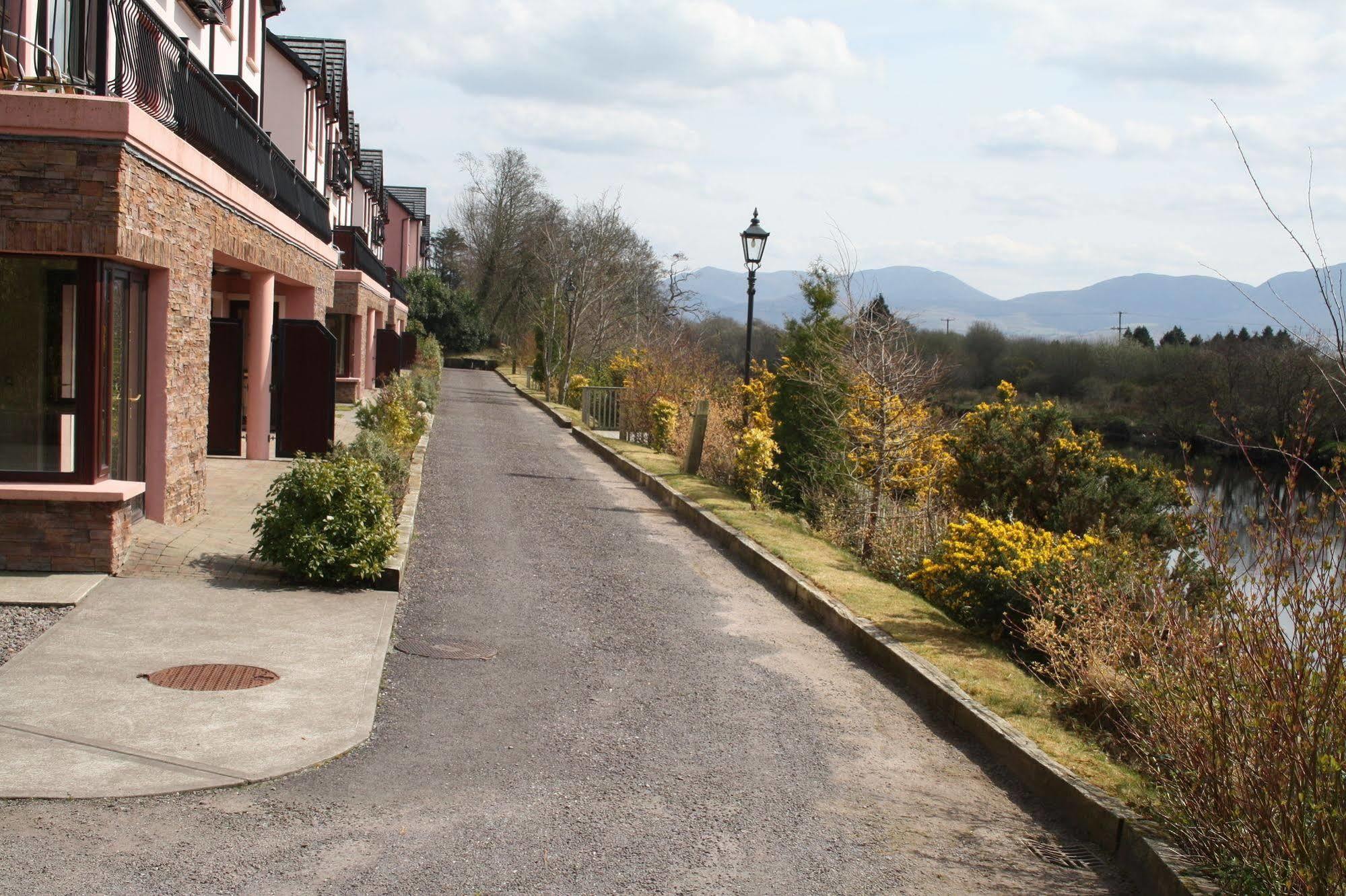 The Grove Lodge Guesthouse Killorglin Bagian luar foto